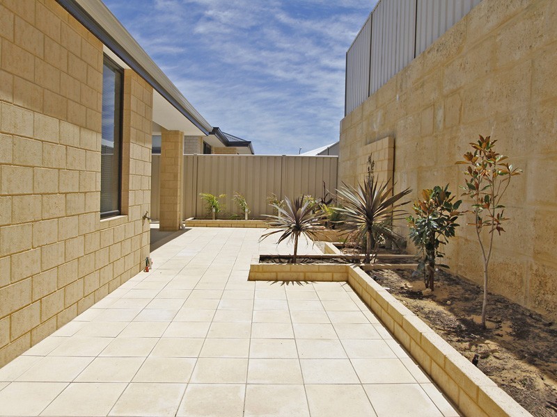 54 Hardcastle Avenue, Landsdale WA 6065