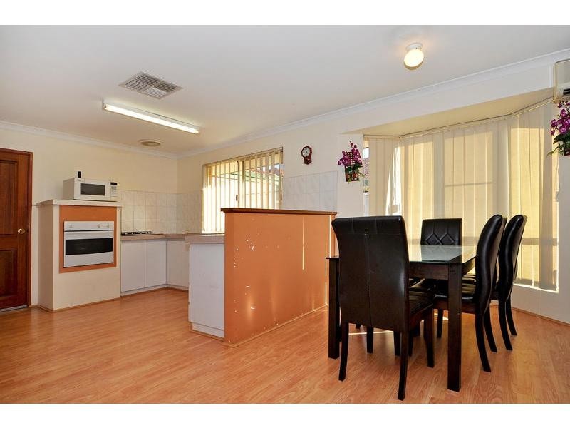 2 Linto Way, Alexander Heights WA 6064