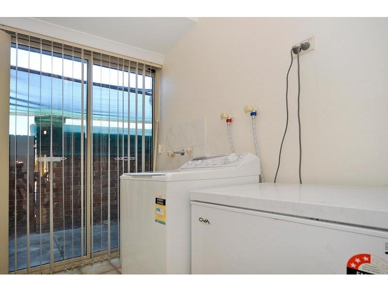 2 Linto Way, Alexander Heights WA 6064