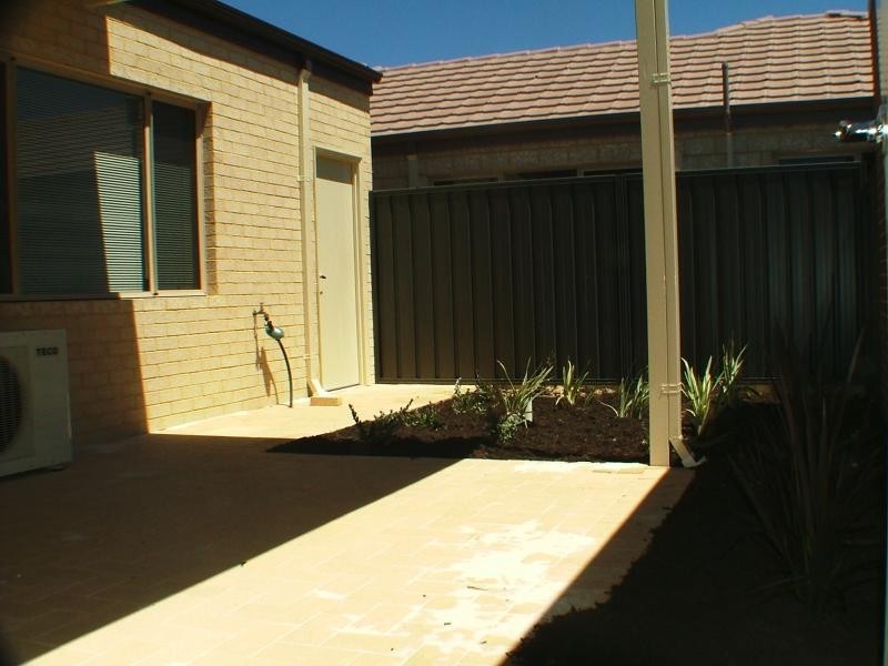 11/1 Tolj Loop, Aveley WA 6069