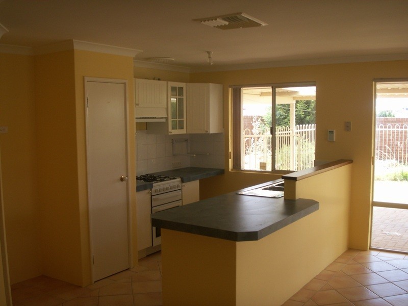 6 Bianchi Place, Alexander Heights WA 6064