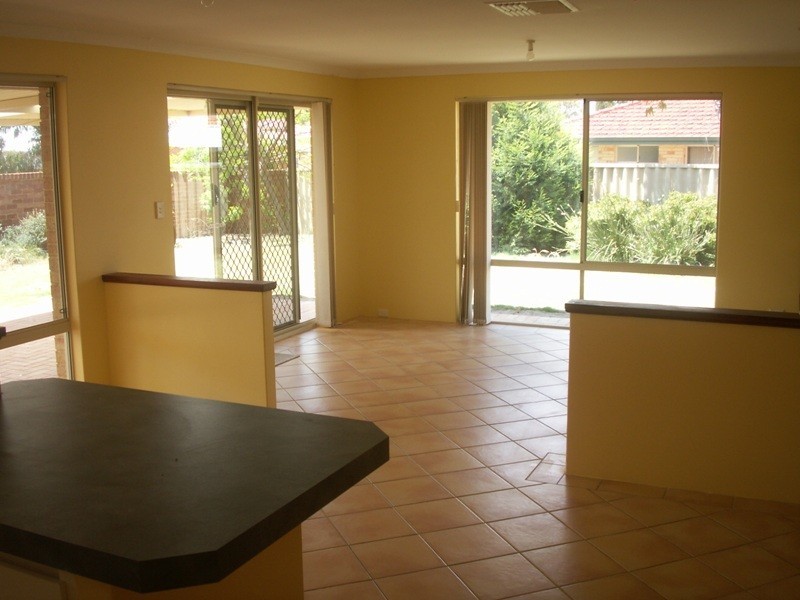 6 Bianchi Place, Alexander Heights WA 6064