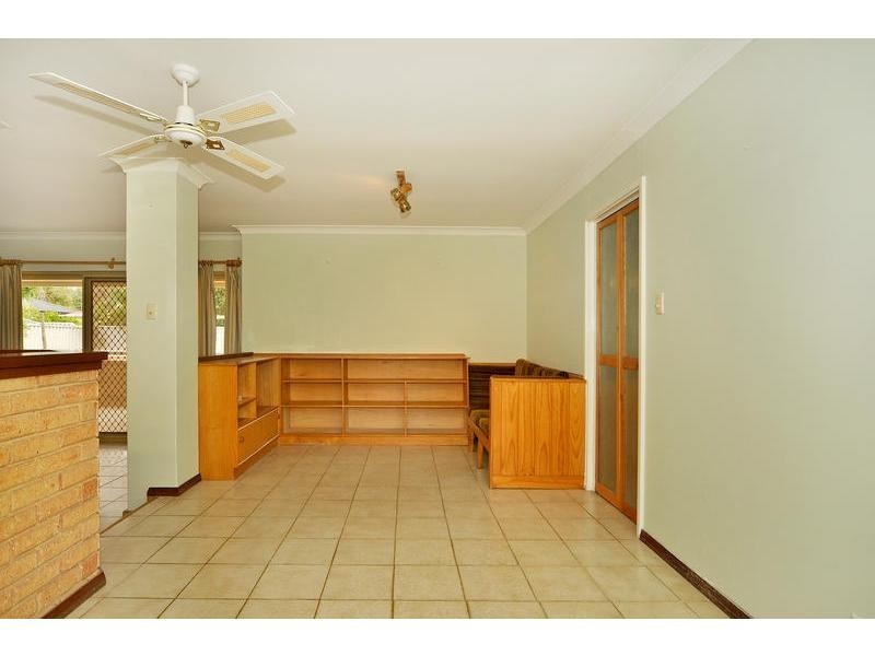 8 Avila Way, Alexander Heights WA 6064