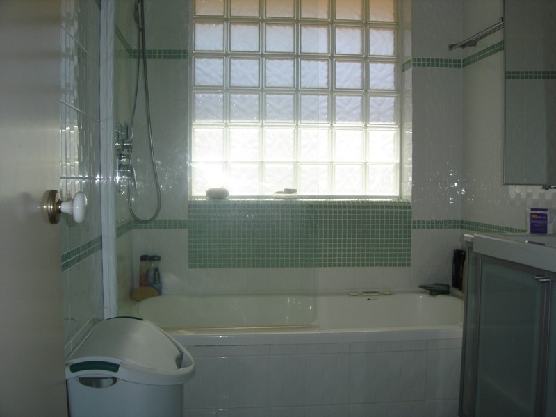 3 Jefferson Drive, Marangaroo WA 6064