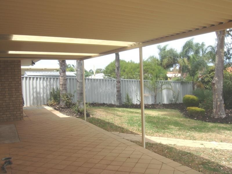 87 Hillcrest Road, Alexander Heights WA 6064