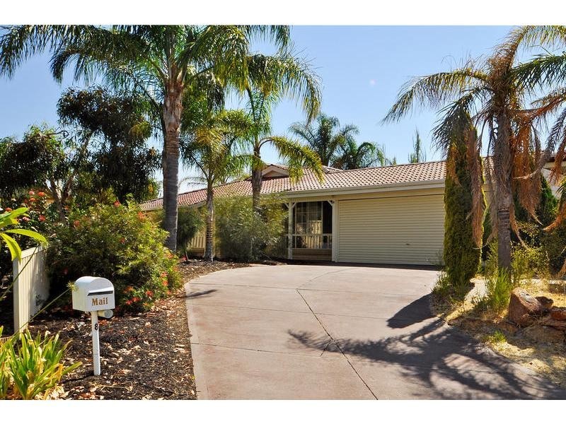 8 Peacock Green, Ballajura WA 6066