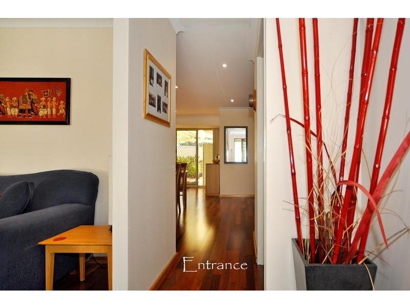 8 Peacock Green, Ballajura WA 6066