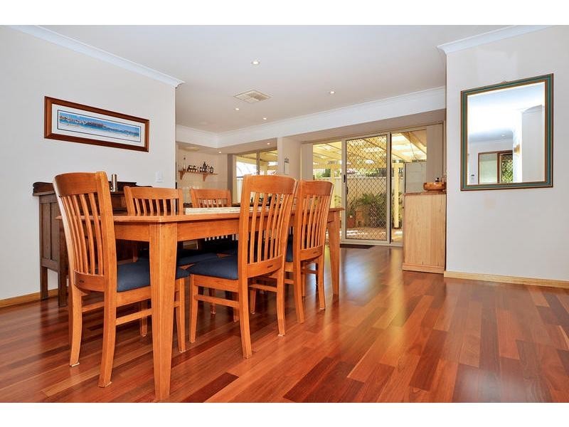 8 Peacock Green, Ballajura WA 6066