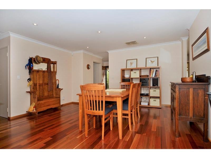 8 Peacock Green, Ballajura WA 6066