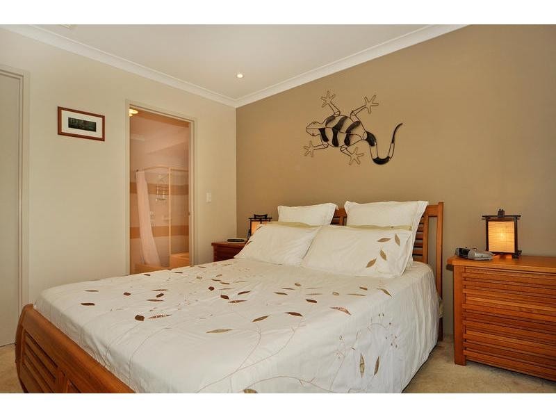 8 Peacock Green, Ballajura WA 6066