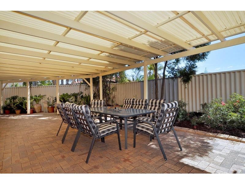 8 Peacock Green, Ballajura WA 6066
