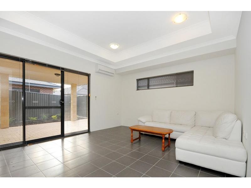 17 Ollave Circuit, Aveley WA 6069