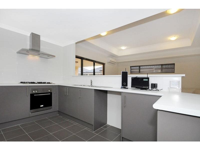 17 Ollave Circuit, Aveley WA 6069