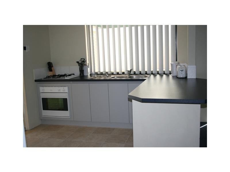 18 Parakeelya Road, Banksia Grove WA 6031