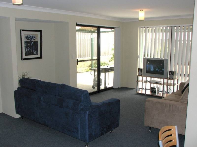 18 Parakeelya Road, Banksia Grove WA 6031