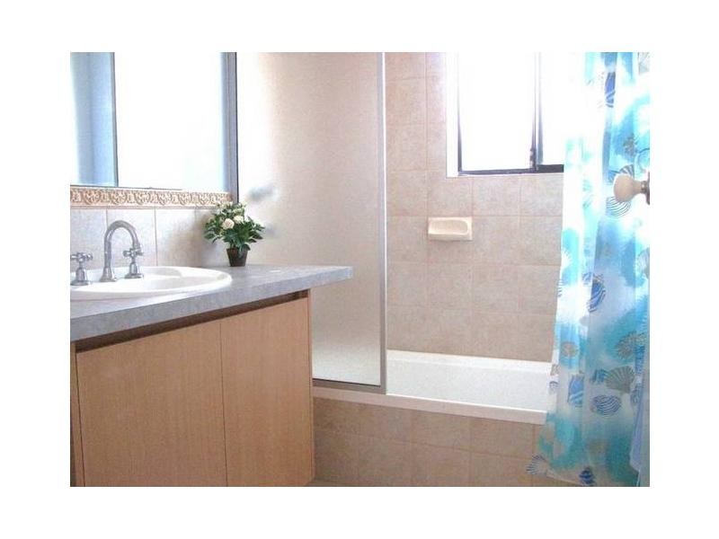 18 Parakeelya Road, Banksia Grove WA 6031