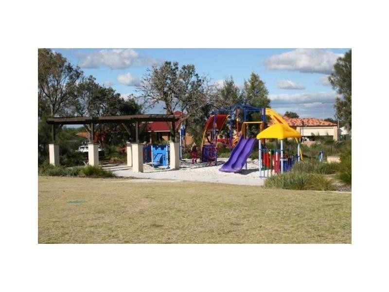 18 Parakeelya Road, Banksia Grove WA 6031