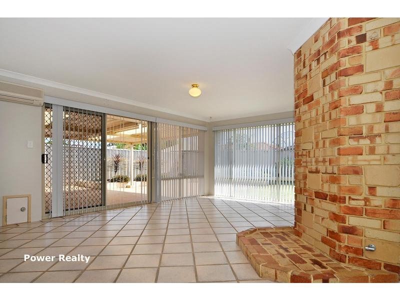 22 Bardia Place, Marangaroo WA 6064