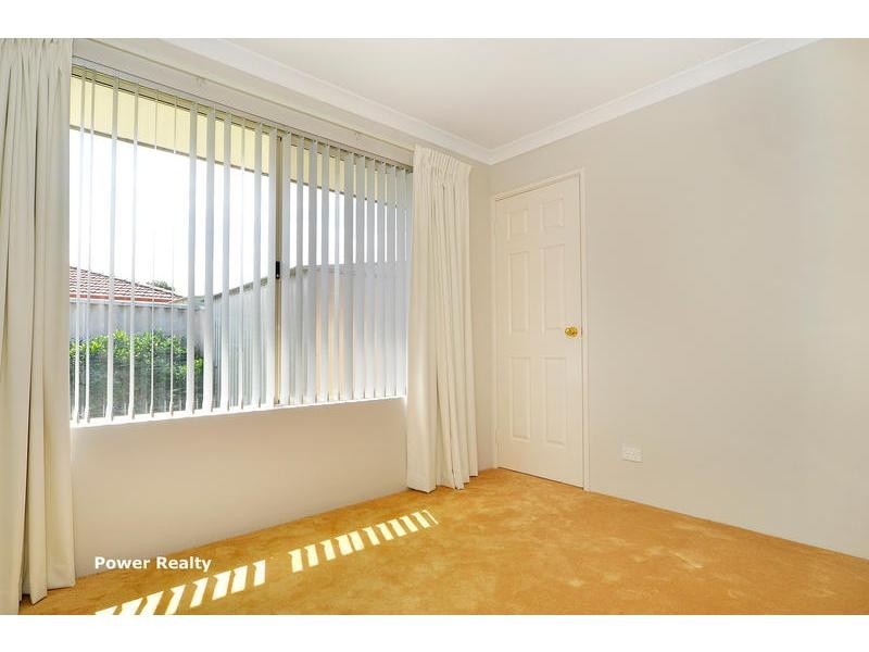 22 Bardia Place, Marangaroo WA 6064