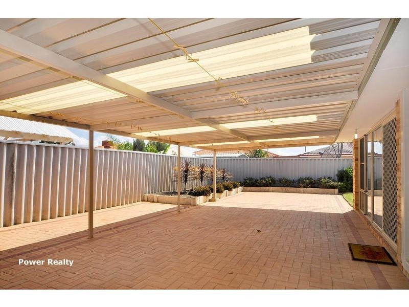 22 Bardia Place, Marangaroo WA 6064