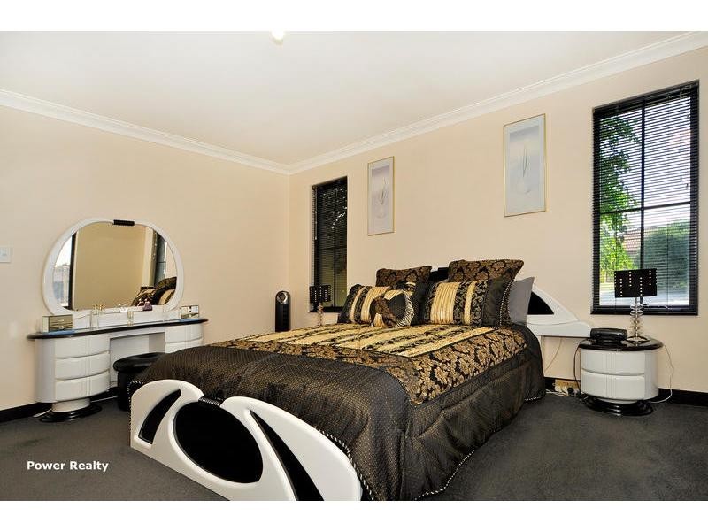 92 Berkley Road, Marangaroo WA 6064