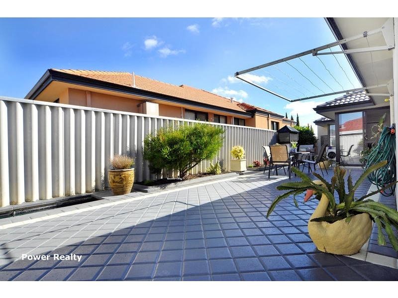 92 Berkley Road, Marangaroo WA 6064