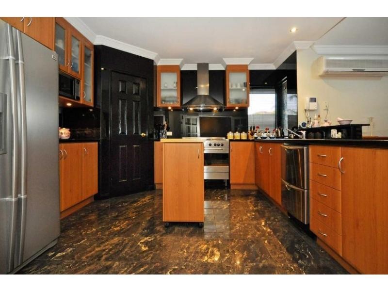 1 Woodroffe Place, Alexander Heights WA 6064