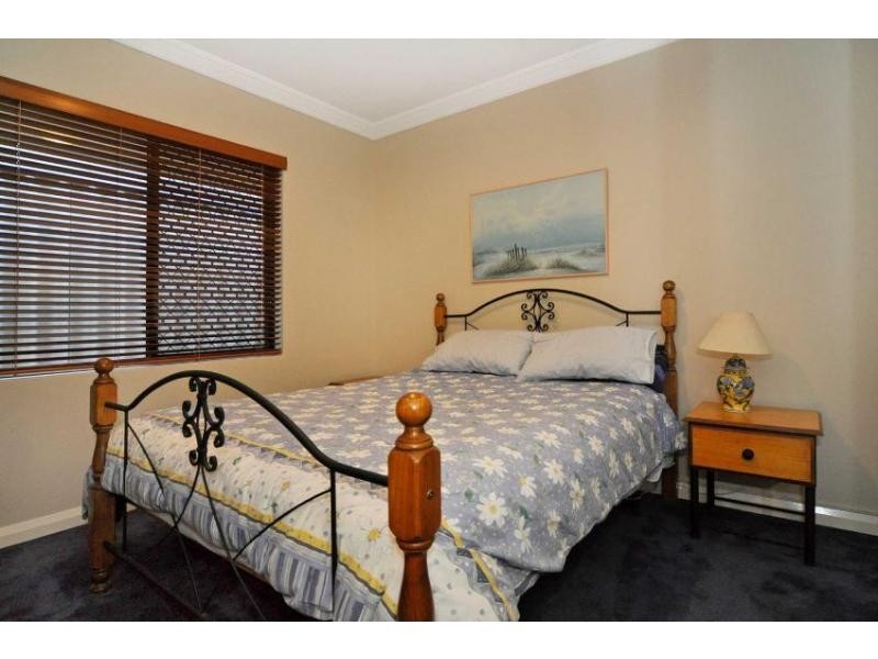 1 Woodroffe Place, Alexander Heights WA 6064