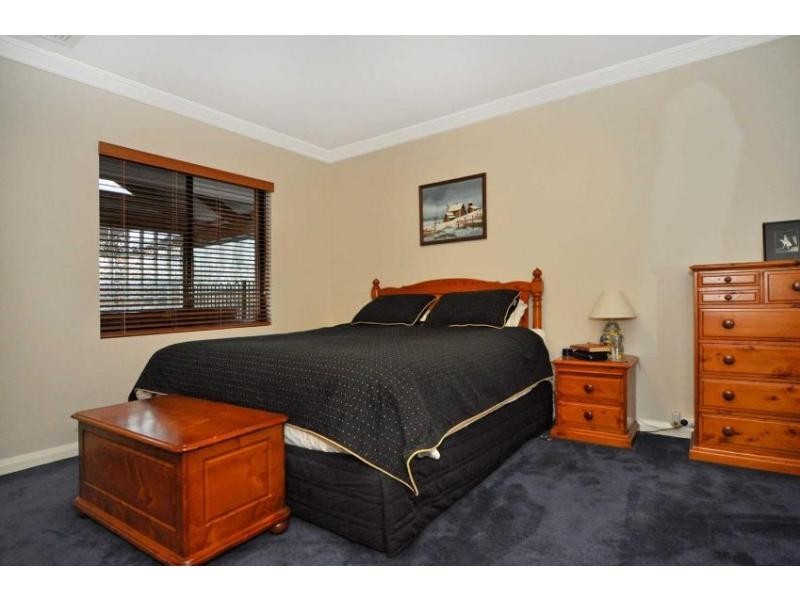 1 Woodroffe Place, Alexander Heights WA 6064