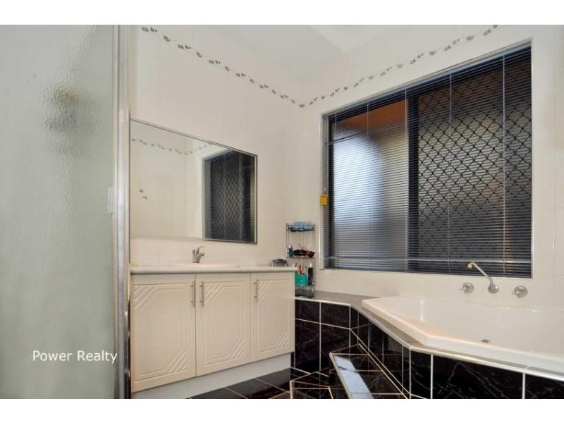 22 Memphis Ridge, Hocking WA 6065