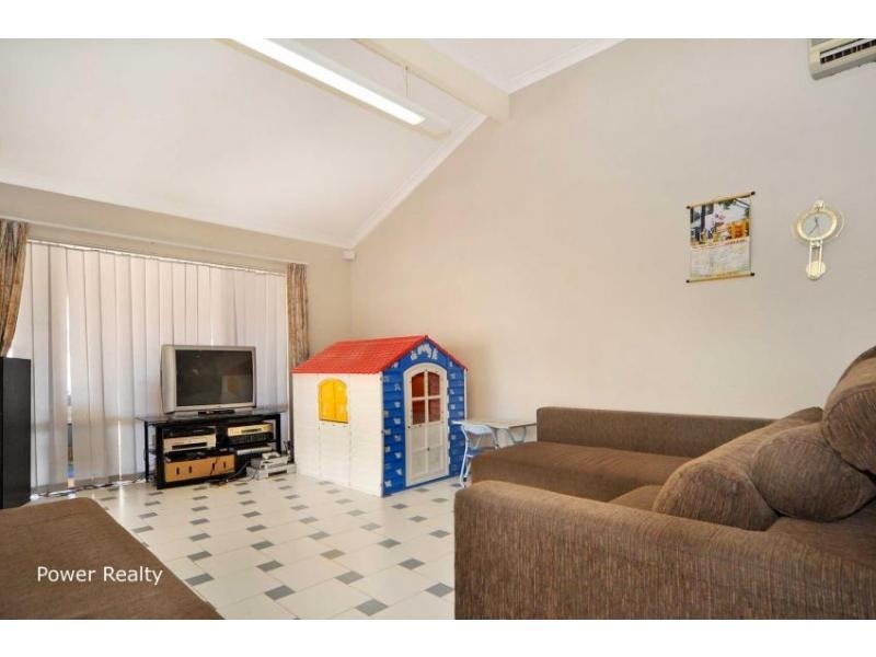 14 Jefferson Drive, Marangaroo WA 6064