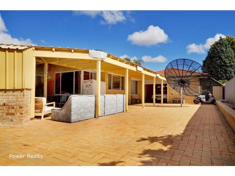 14 Jefferson Drive, Marangaroo WA 6064