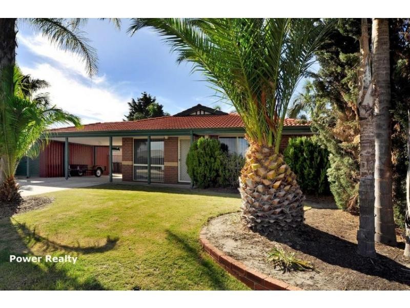 18 Scholar Close, Marangaroo WA 6064