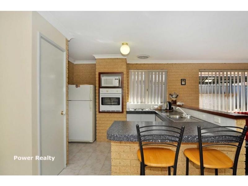 18 Scholar Close, Marangaroo WA 6064