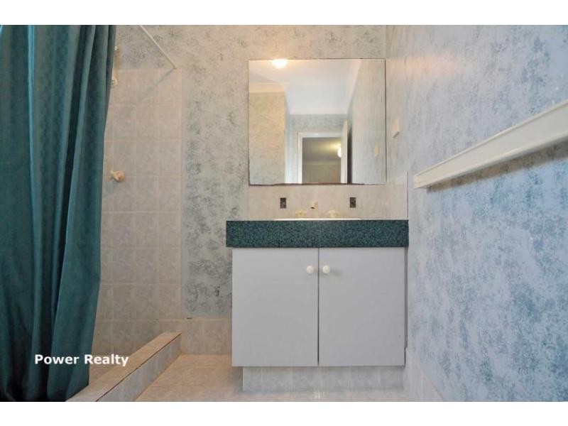 18 Scholar Close, Marangaroo WA 6064