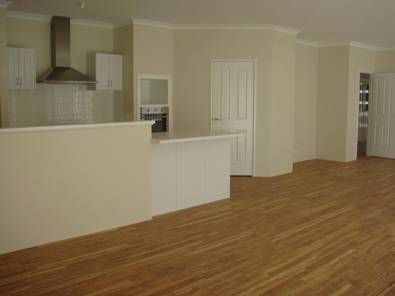 4 Milan Avenue, Hocking WA 6065