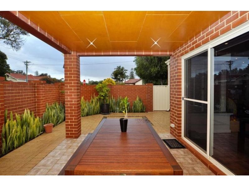 118 Sixth Avenue, Inglewood WA 6052