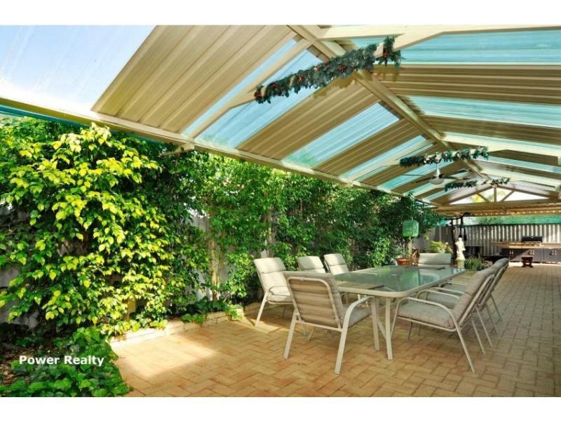 26 Stansted Crescent, Marangaroo WA 6064