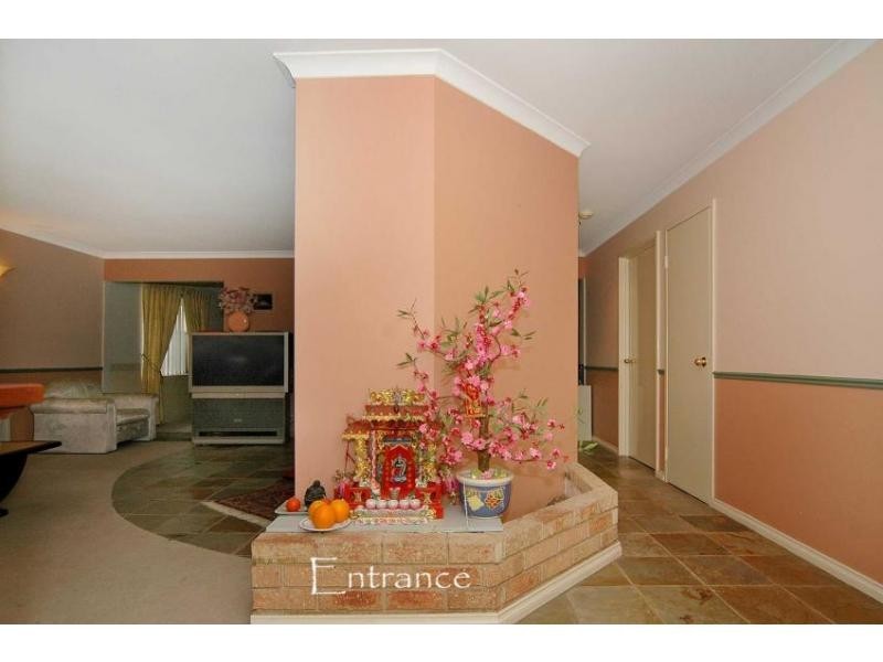 8 Abisko Court, Ballajura WA 6066