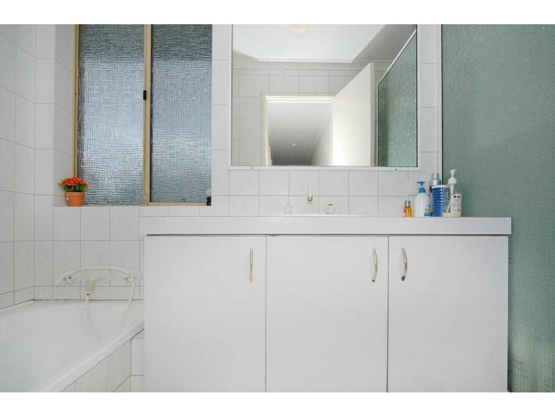 8 Abisko Court, Ballajura WA 6066