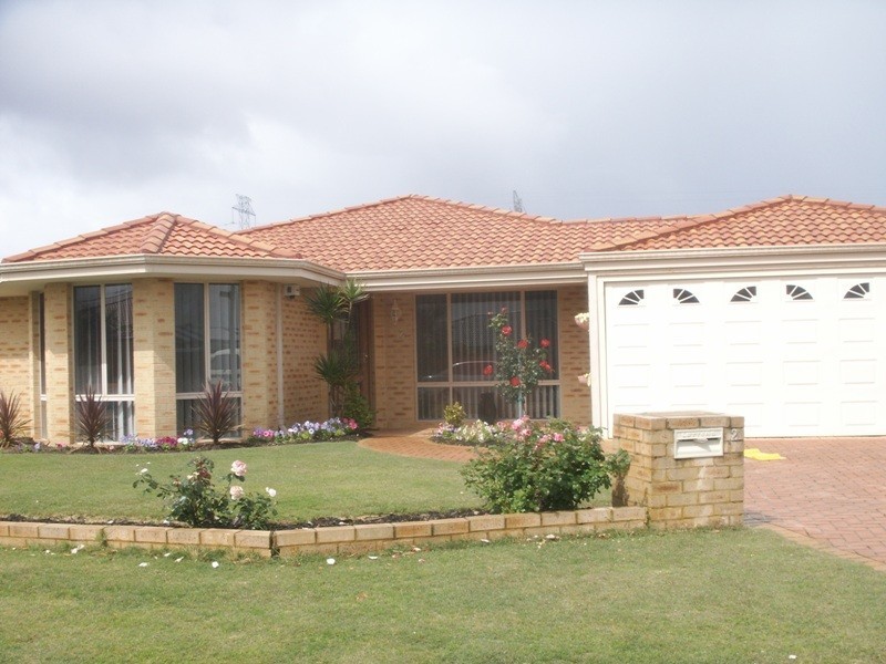 2 Bampton Lane, Ballajura WA 6066