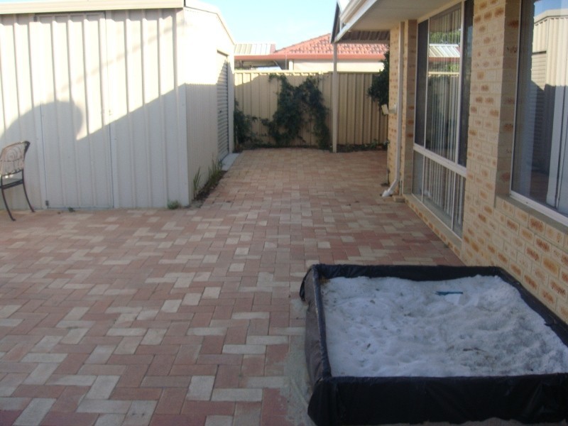 2 Bampton Lane, Ballajura WA 6066