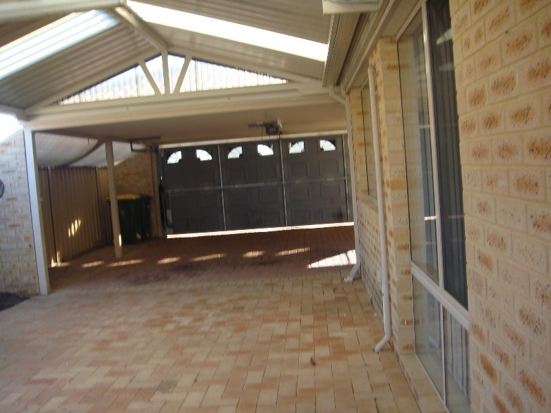 2 Bampton Lane, Ballajura WA 6066