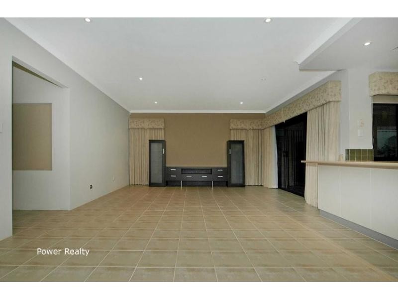 4 Fennell Rise, Darch WA 6065