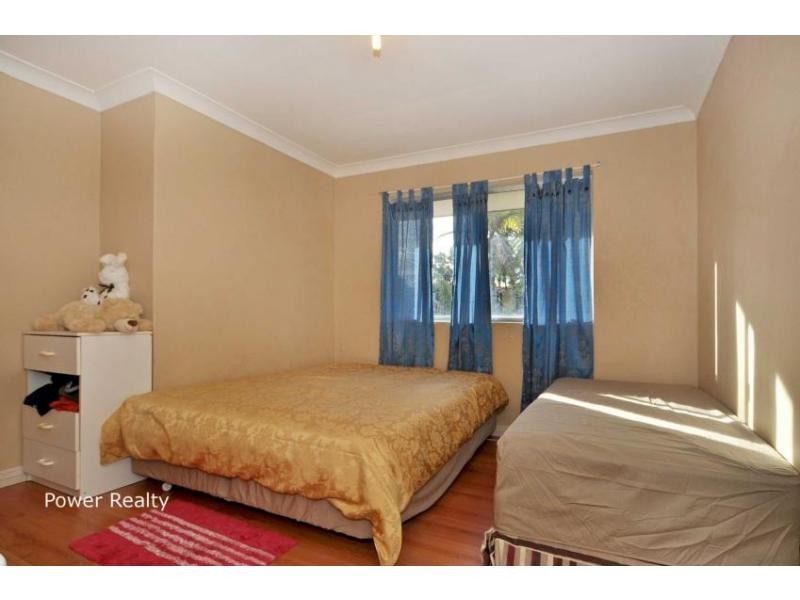 31 Greville Way, Girrawheen WA 6064