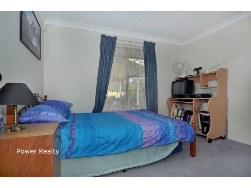 2 Holley Place, Marangaroo WA 6064