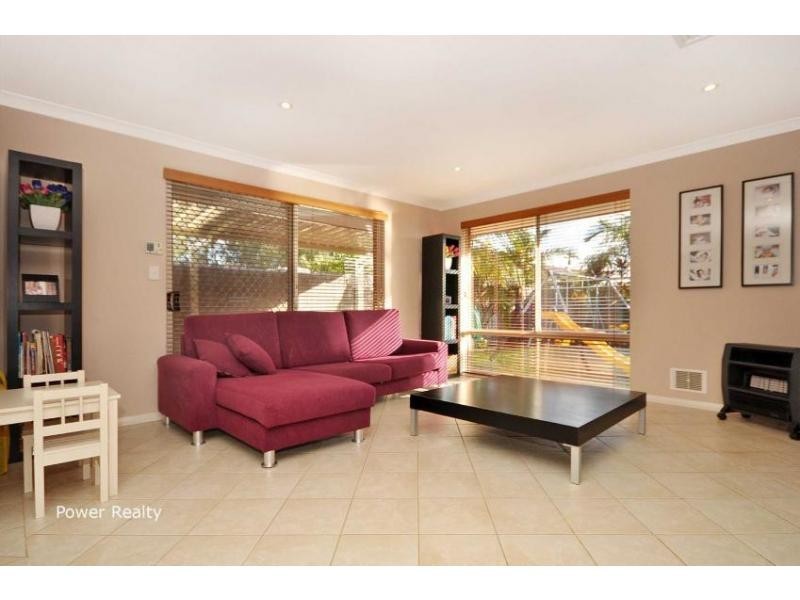 6 Karst Elbow, Alexander Heights WA 6064