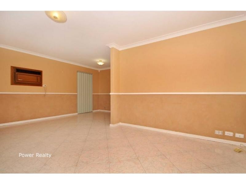 8 Wimpole Court, Alexander Heights WA 6064