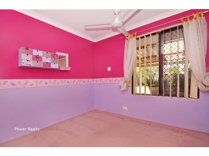 25 Flanders Place, Alexander Heights WA 6064