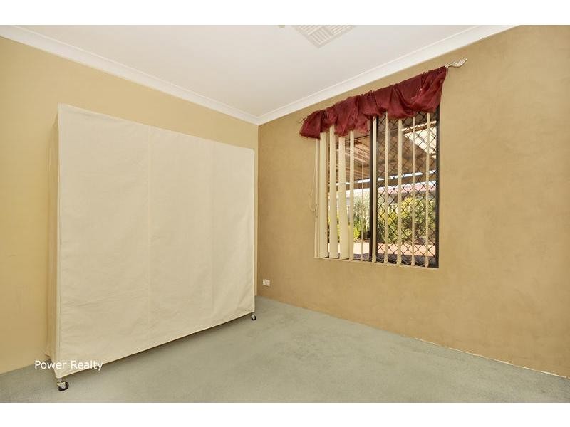 25 Flanders Place, Alexander Heights WA 6064